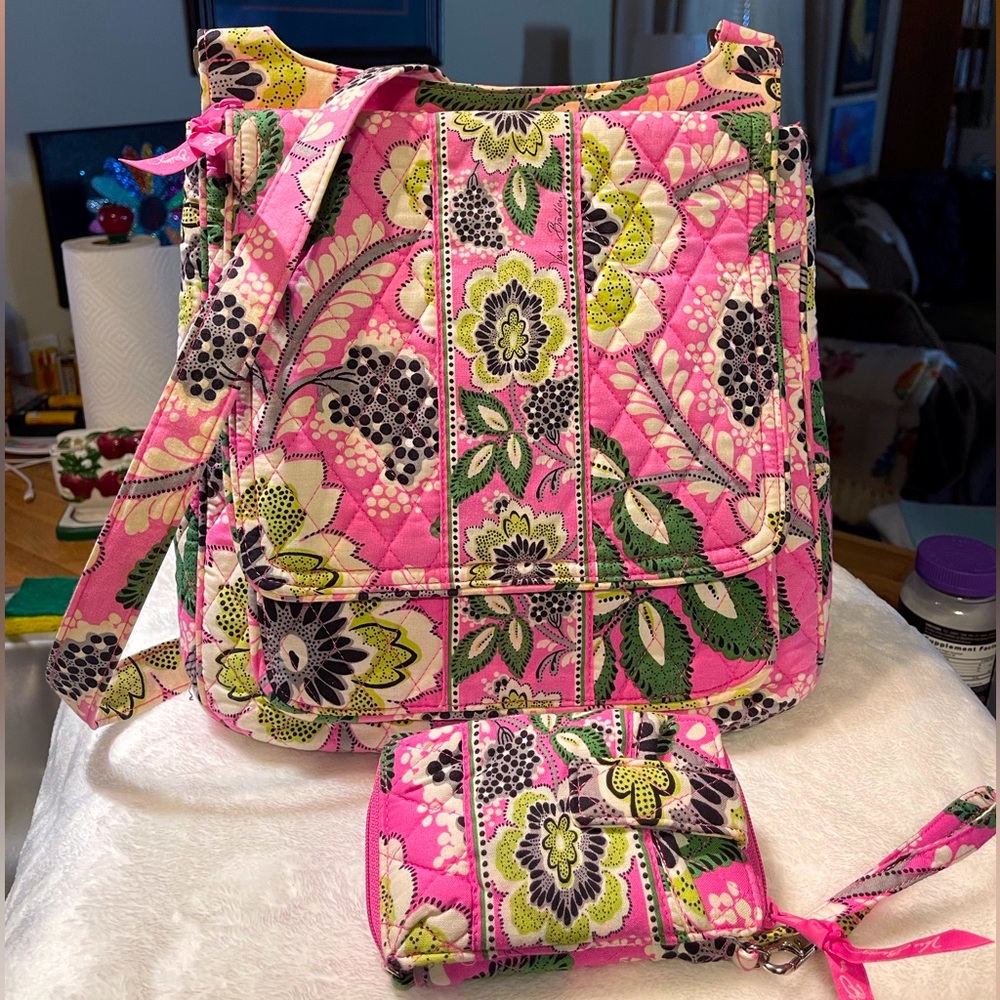 Vera Bradley “Priscilla Pink Crossbody Mailbag Set Gem